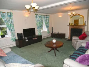 Cottage with garden - Image 4