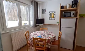 Wohnung mit Grill und Pool - Image 2