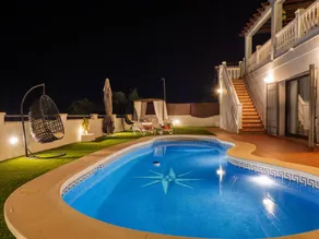 Villa with garden, BBQ & jacuzzi - Image 5