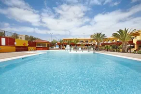 Holiday apartment with pool, garden & terrace | Sea view - Image 4