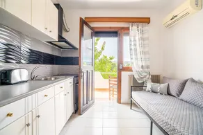 House with garden | Beach view | Dogs allowed - Image 3