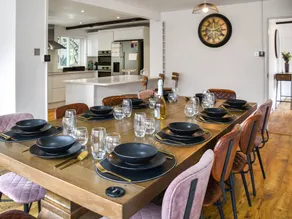 Charmant cottage convivial et familial avec jardin, terrasse et jacuzzi | Vue rivière | Avec animaux acceptés - Image 4