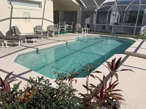 Maison conviviale et familiale avec piscine privée et terrasse | Vue ville - Image 2