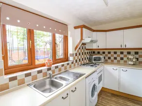 Children-friendly wonderful cottage with garden & jacuzzi - Image 4