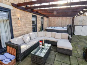 Fully equipped cottage with jacuzzi & garden | Pet-friendly - Image 3