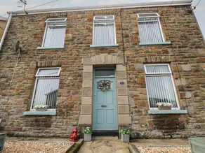 Cottage with garden - Image 2