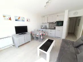Charming apartment | Sea view | Beach nearby - Image 4