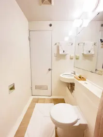 Chambre privée avec sauna et piscine | Vue piscine - Image 4