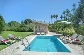 Child-friendly villa with garden, private pool & terrace | Mountain view | Good for workation - Image 4