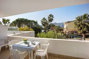 Apartment with garden & pool | Garden view - Image 2