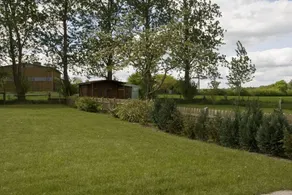 Holiday home with terrace, garden & barbecue - Image 2