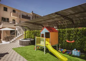 Holiday home with garden, barbecue & sauna | City view - Image 2