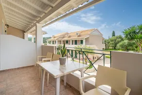 Nice flat with fast internet, pool & terrace | Garden view | Beach nearby - Image 3