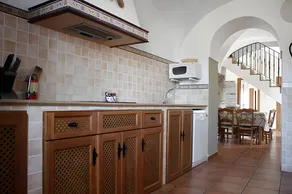 House with terrace, barbeque & garden - Image 4