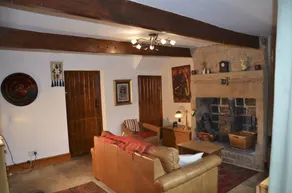 Stunning 2-Bed Cottage in Hebden Bridge - Image 4