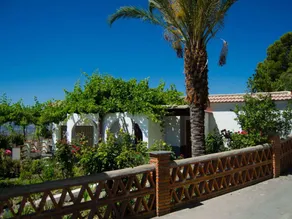 Holiday home with garden, barbeque & pool - Image 2