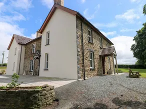 Cottage with barbecue & garden - Image 2