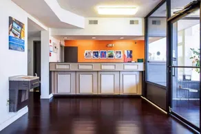 Holiday apartment with pool - Image 3