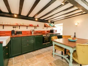 Family-oriented cottage | Beach view | Pet-friendly - Image 5