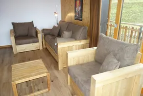 Apartment with pool & garden - Image 2