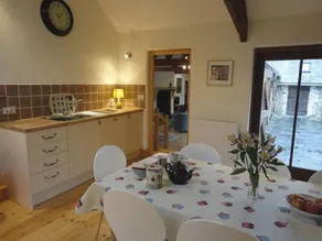 Cottage with garden - Image 5
