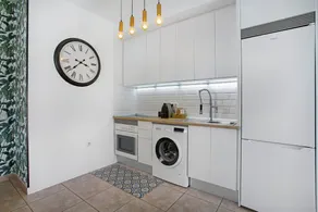 Family-oriented lovely flat with terrace, garden & barbecue | City view | Close to the beach | Suitable for remote work - Image 5
