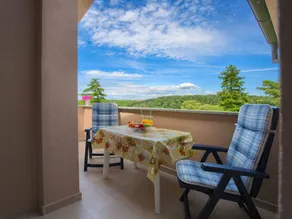 Apartamento vacacional con jardín - Image 5