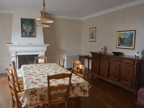 Holiday home with garden & barbeque - Image 4
