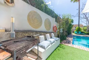 Villa with barbecue, private pool & terrace - Image 5