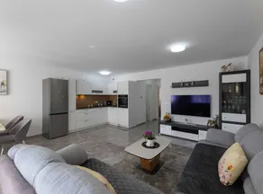 Wohnung mit Terrasse - Image 3