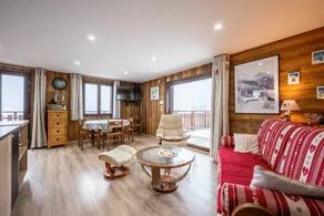 Holiday Home 'D'Aillon' with Mountain Views, Private Terrace, and Wi-Fi - Image 3