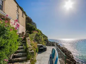 Cottage with BBQ, terrace & garden | River view - Image 3