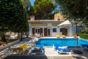 Villa avec jardin, barbecue et piscine privée | Vue montagne - Image 2
