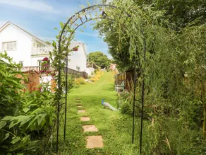 Cottage adapté aux familles avec jardin et terrasse | Vue plage - Image 3