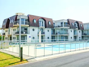 Fully equipped pleasant holiday apartment with garden, terrace & heated pool - Image 5
