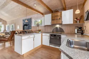 Child-friendly holiday home with terrace, barbeque & garden - Image 4
