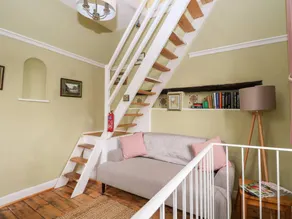 Beautiful cottage with terrace & garden - Image 3