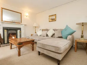 Cottage with garden - Image 3