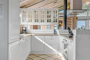 Family-friendly lovely holiday home with sauna, hot tub & terrace - Image 5