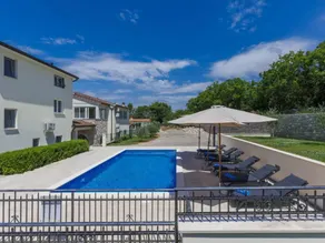 House with barbecue, private pool & terrace - Image 5