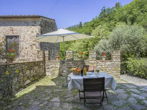 Vintage Holiday Home with Swimming Pool in Montorsoli - Image 2