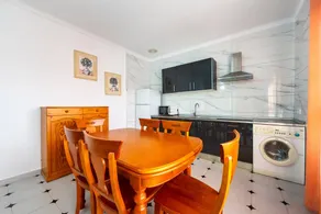 Holiday home with terrace - Image 5