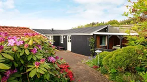 Holiday home with terrace - Image 3