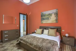 Appartement avec terrasse | Proche Cathédrale Saint-Martin de Lucques | Vue jardin - Image 3