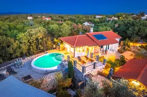 Fully equipped lovely villa with private pool, terrace & barbeque | Dogs allowed - Image 3