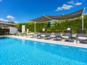 Villa with private pool, barbecue & terrace - Image 2