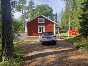 Charming Cabin with Scenic Views - Image 3