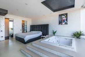 Villa avec sauna, jardin et piscine privée | Vue sur l'eau - Image 4