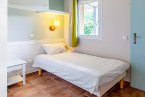 Holiday apartment with pool & terrace - Image 4