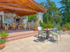 House with terrace, garden & barbeque - Image 3